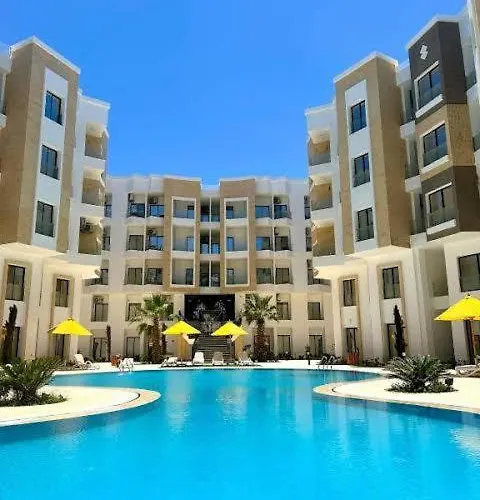 Cozy Pool View With Access To Bars Apartment Hurghada