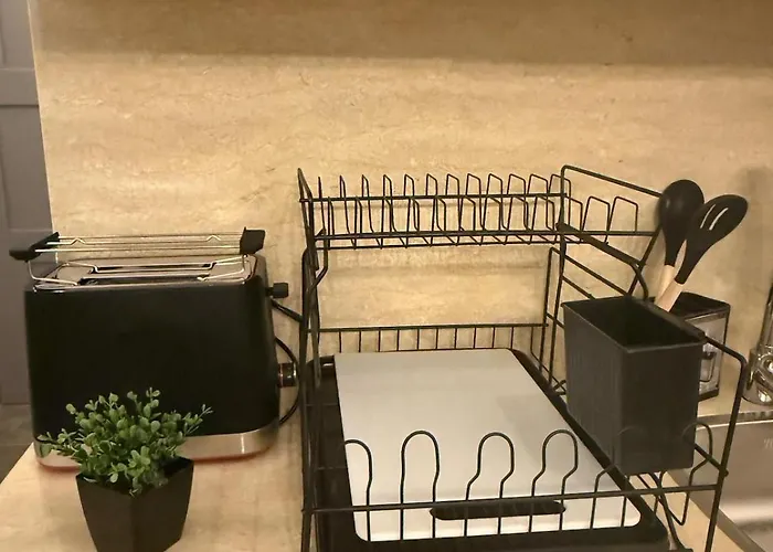 Cozy Pool View With Access To Bars Apartment