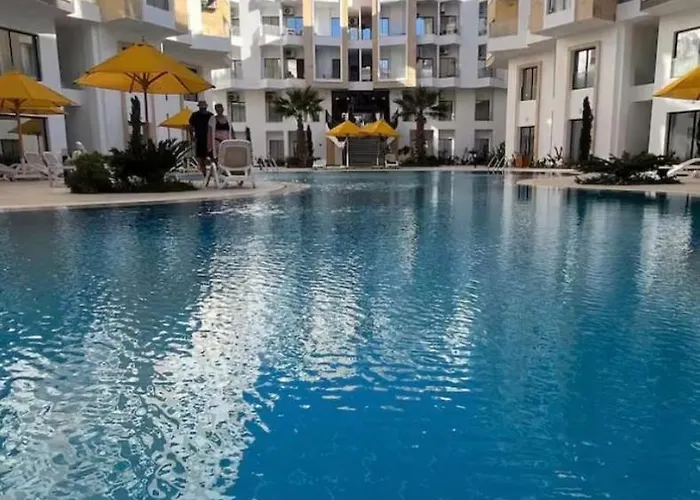 Apartment Cozy Pool View With Access To Bars